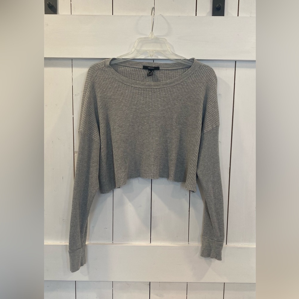 Grey long sleeve crop